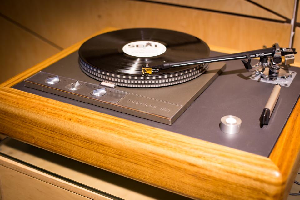 Acoustic Social. Tune & Wine