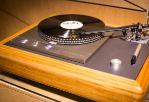 Acoustic Social. Tune & Wine